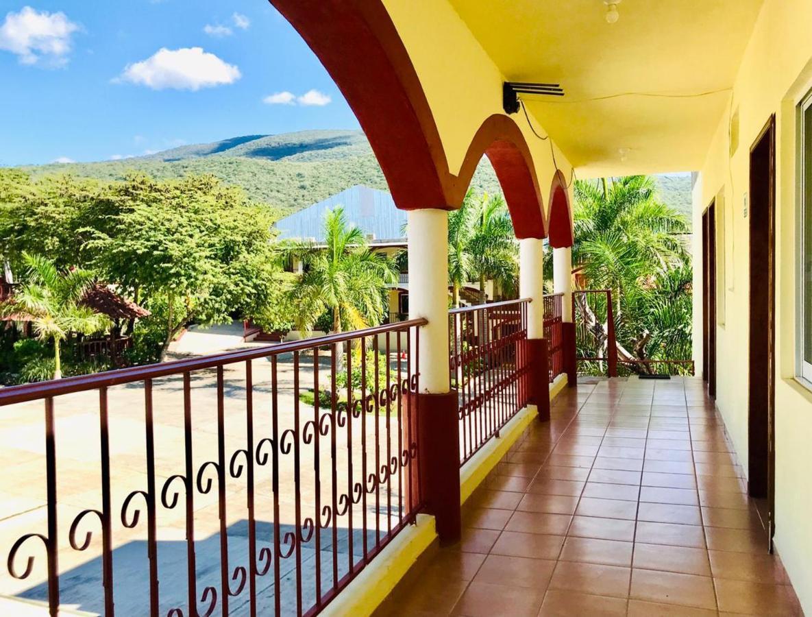 Hotel Y Restaurante Villas Del Sol Jalpan de Serra Eksteriør billede